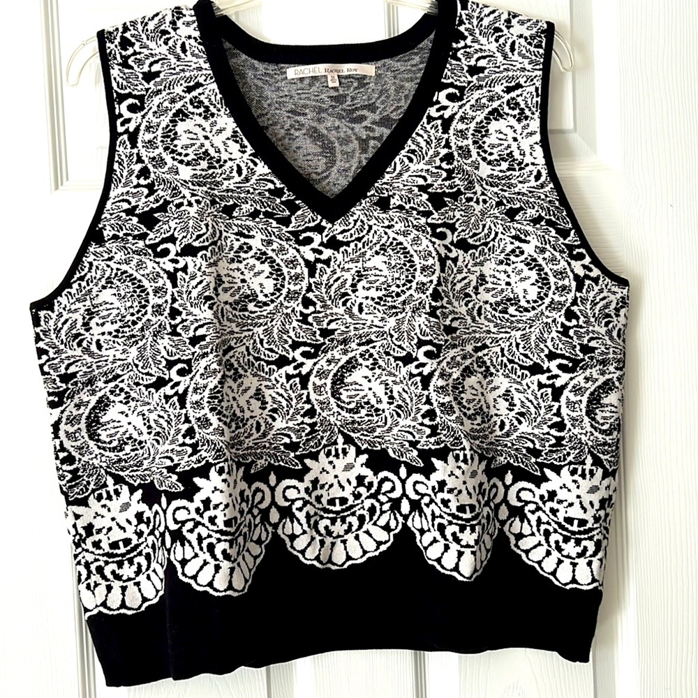 Rachel Roy sleeveless V neck sweater. 3X